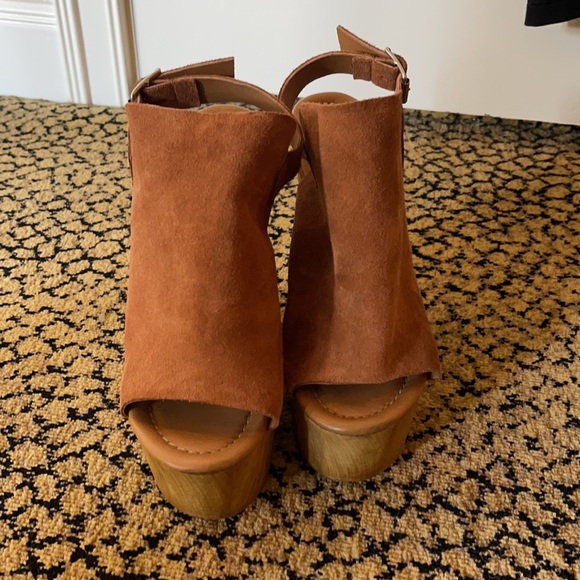 Steve Madden heels. Size 8. - Picture 3 of 4